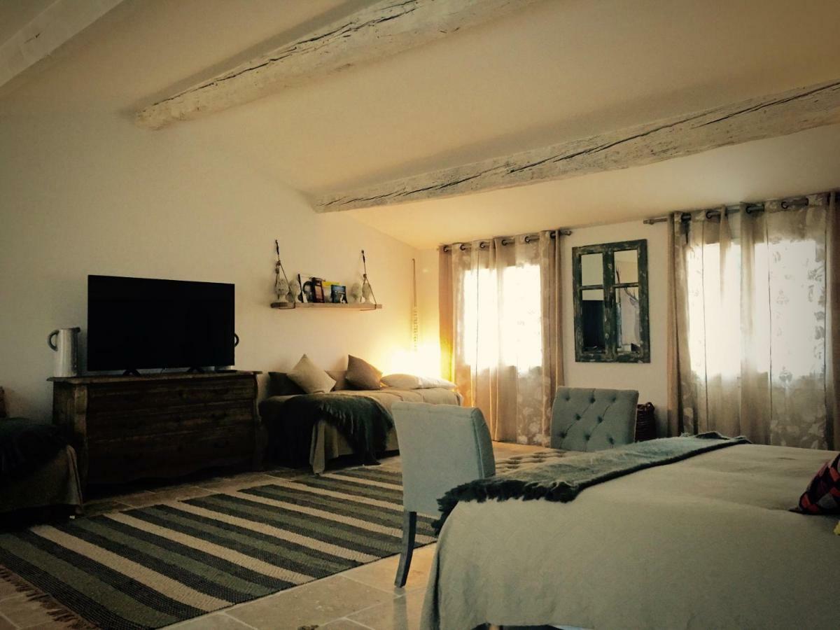 مبيت وإفطار Saint-Laurent-dʼAigouze Mas Du Grand Bordes المظهر الخارجي الصورة
