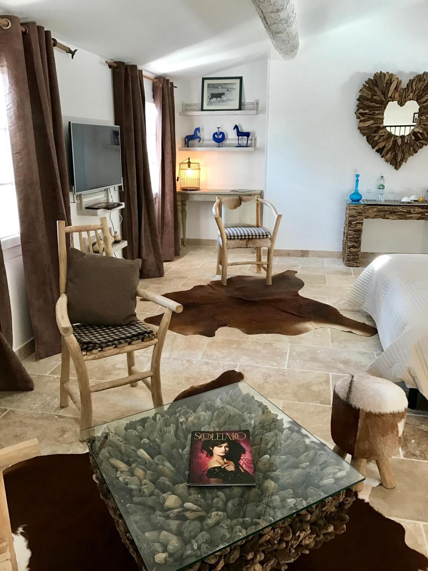 مبيت وإفطار Saint-Laurent-dʼAigouze Mas Du Grand Bordes المظهر الخارجي الصورة